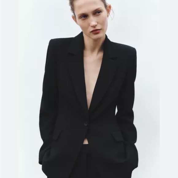 Zara Black Tailored Blazer with Notched Lapels and shoulder pads - Picture 1 of 9